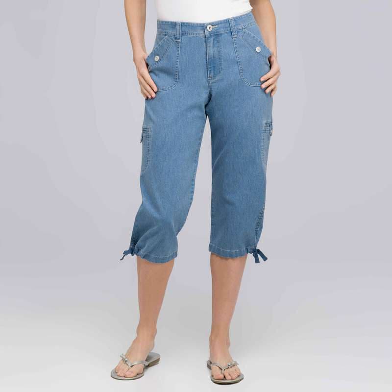 Classic Capri with Button Detail